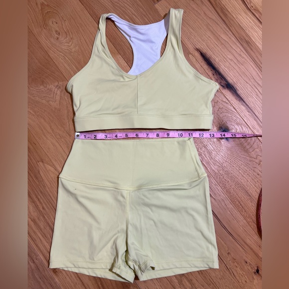 Matching Yellow Activewear Set - Picture 4 of 4